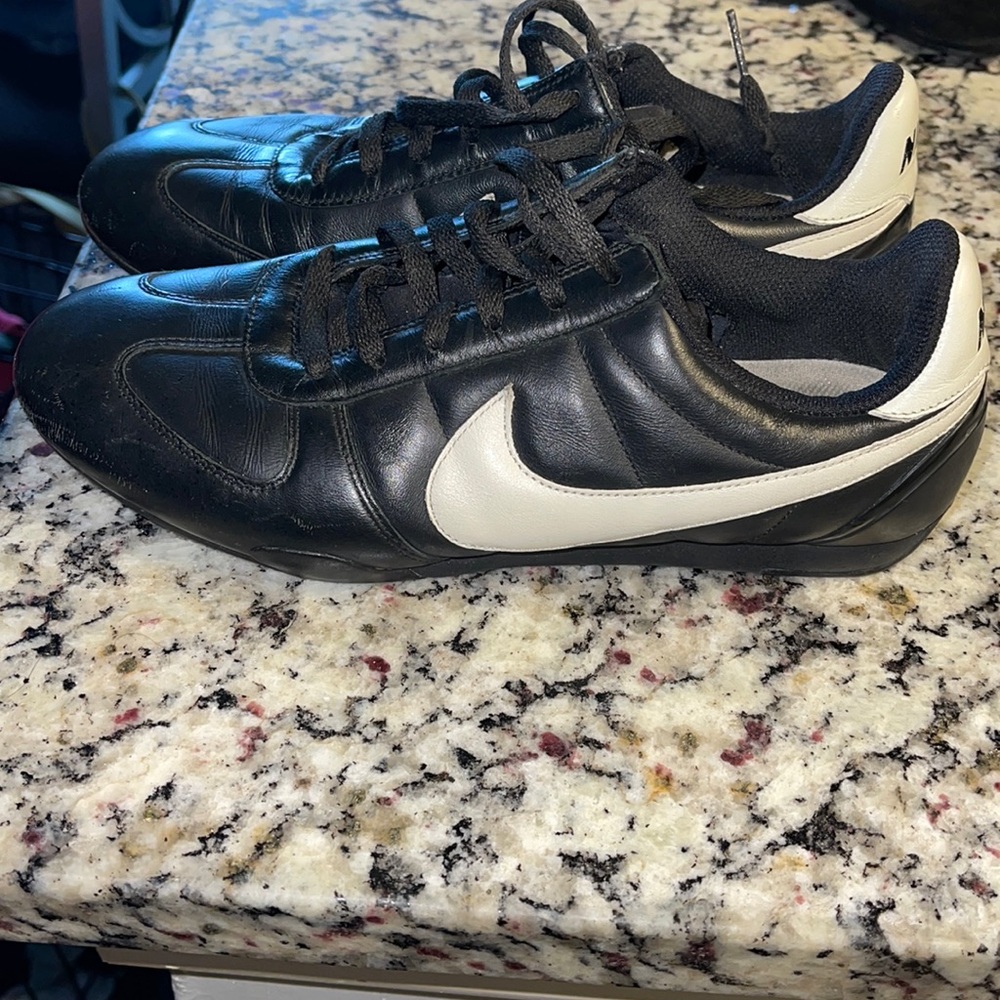 Black Nike shoes